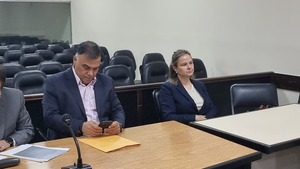Por demora en la Sala Penal suspenden juicio oral para exfiscal general y su esposa - PDS RADIO Y TV
