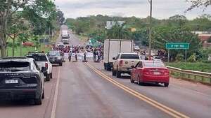 Yby Yaú: indígenas bloquean ruta PY05  - Nacionales - ABC Color