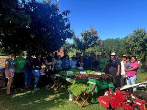 FAMILIAS RURALES DE ENCARNACIÓN RECIBEN APOYO PARA IMPULSAR LA PRODUCCIÓN AGRÍCOLA