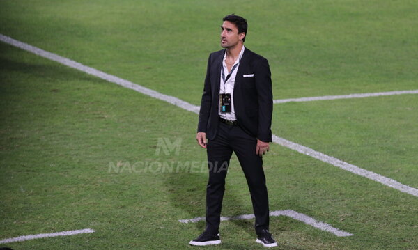 Versus / ¡Juan Manuel Salgueiro vuelve a Olimpia para dirigir en el 2026!
