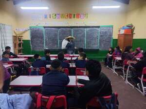 Video: el “Karai octubre” visitó una escuela de San Antonio - Nacionales - ABC Color