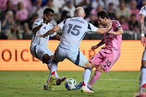 Chicago Fire tumba al Inter Miami de Messi y Suárez - Fútbol - ABC Color