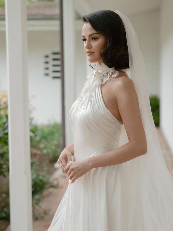 Selena Gómez mostró los tres vestidos de Ralph Lauren que usó el día de su boda - Gente - ABC Color
