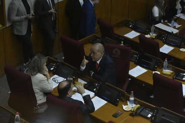 Senado invita a “tomar café” al ministro Riera y al comandante de la Policía - Política - ABC Color