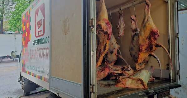 La Nación / DNIT decomisó camión con carne vacuna, pero fue liberado tras protesta de faenadores