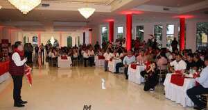 La Nación / Internas CDE: Comando de Honor Colorado brinda fuerte apoyo a Roberto González Vaesken