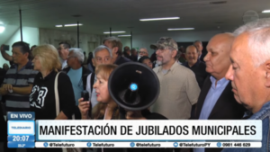 Jubilados municipales amenazan con cerrar calles tras cuatro meses sin cobrar