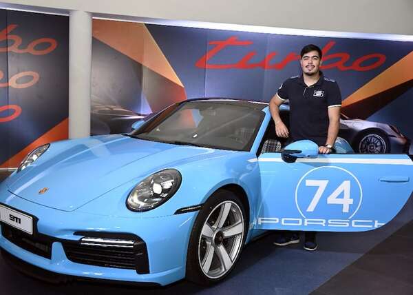 El icónico Porsche 911 50 Aniversario ya rueda en el país - Empresariales - ABC Color
