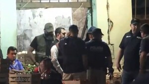 Operativo sorpresa para incautar productos de contrabando en el Mercado de Abasto