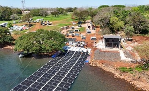 Paneles solares flotantes de Itaipú: ajustan amarres y alistan pruebas de funcionamiento - ADN Digital