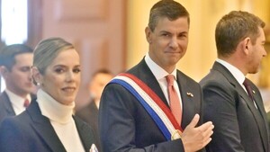Para DNIT no es “relevante” actuar de la primera dama en escándalo de los sobres en Mburuvicha Róga