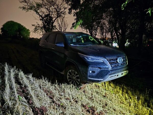 Recuperan camioneta hurtada en Brasil perteneciente a la Policía Militar