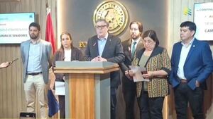 Escándalo de los sobres: Oposición presenta denuncia penal contra Santi Peña