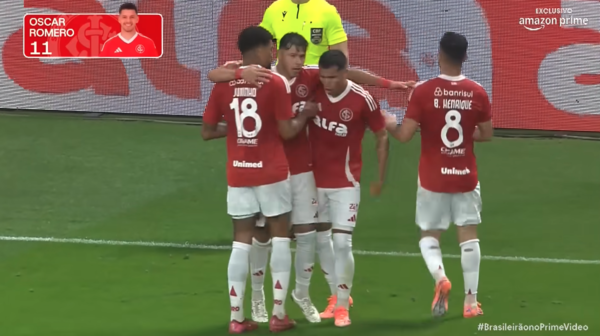 Versus / Oscar Romero se mandó un golazo, pero lo anularon de manera increíble