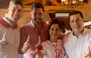 Imputan a ex fotógrafa de campaña de Santiago Peña por presentar reposos médicos falsos - Noticiero Paraguay