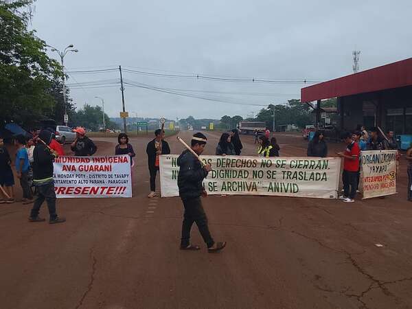 Protesta indígena sigue en Minga Guazú y amenazan con cierres más prolongados   - ABC en el Este - ABC Color