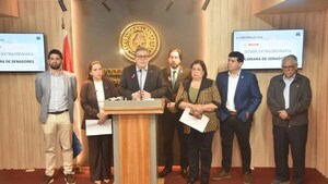 Oposición presenta denuncia penal contra Santiago Peña por presunto enriquecimiento ilícito
