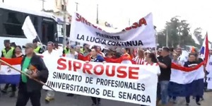 Van a huelga exigiendo reajuste salarial - ADN Digital