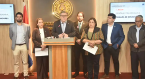 Oposición presenta denuncia penal contra Santiago Peña por presunto enriquecimiento ilícito y otros delitos