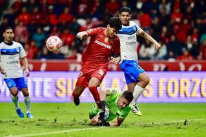 El León prueba su nuevo rumbo ante el líder Toluca - Fútbol - ABC Color