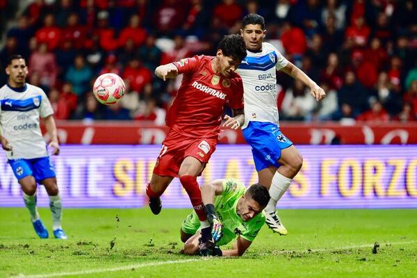 El León prueba su nuevo rumbo ante el líder Toluca - Fútbol - ABC Color