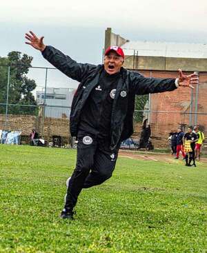 Primera B: Duelo franjeado entre aspirantes al título - Fútbol de Ascenso de Paraguay - ABC Color