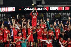 Nuevo trofeo para el Toluca de Robert Morales - Fútbol Internacional - ABC Color