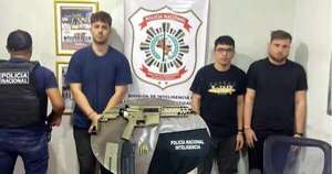 La Nación / Policías detienen a tres hombres que portaban arma automática