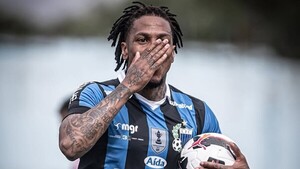 Olimpia quiere contar con un experimentado goleador uruguayo