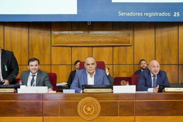 Bachi Núñez minimiza acusaciones y acusa a sectores políticos y mediáticos de querer debilitar al gobierno