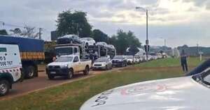 La Nación / Protesta indígena en el Km 30 volvió a generar hoy larga fila de vehículos
