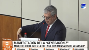 Riera defiende a Policías en el Senado exhibiendo mensajes de WhatsApp
