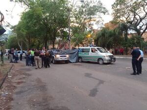 AUDIO: Balean a un hombre frente a la Facultad de Derecho de la UNA - Ancho Perfil - ABC Color