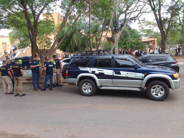 Sicariato frente a Derecho UNA: denuncian que la víctima ya estaba siendo vigilada - Policiales - ABC Color
