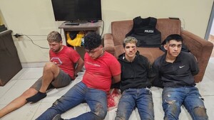 Tras asalto y persecución, cae gavilla y suman víctimas de robos