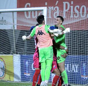 De la mano de “Kili”, Nacional avanza a cuartos de final de la Copa Paraguay - Copa Paraguay - ABC Color