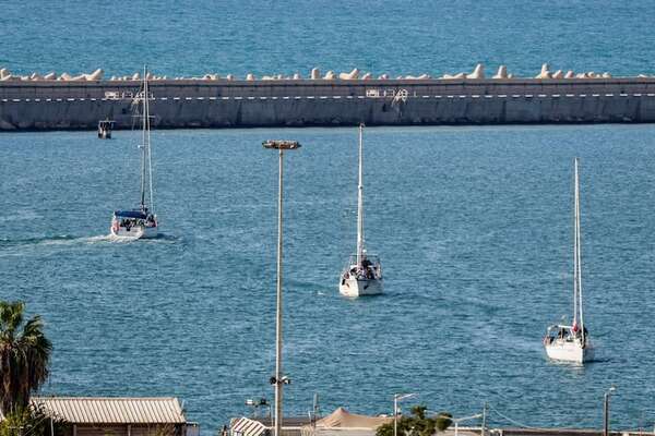 Un último barco de la flotilla para Gaza sigue en ruta tras interceptaciones de Israel  - Mundo - ABC Color