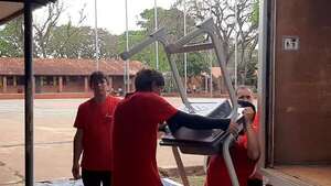 Entrega tardía de muebles de Itaipú a tres días de internas para elecciones municipales - ABC en el Este - ABC Color