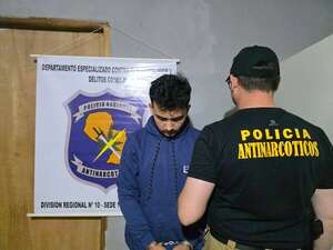 Incautan 1.100 kilos de marihuana y detienen a un joven en allanamiento - ABC en el Este - ABC Color