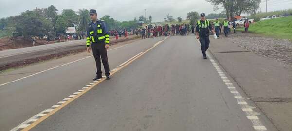 Nativos cierran nuevamente la Ruta PY02 en J. Eulogio Estigarribia - Nacionales - ABC Color