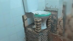 Inodoro de “alto nivel” sorprende en construcción