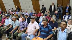 Adultos mayores exponen pésimas condiciones de vida y exigen aumento de pensión