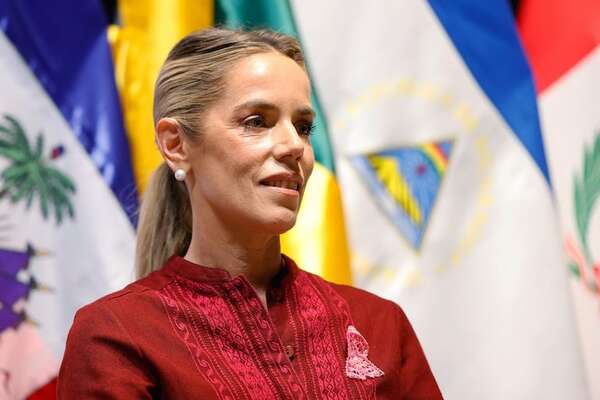 “Sobres del poder”: critican que Primera Dama se victimice y no aclare denuncias - Política - ABC Color