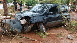 Aparatoso accidente en la Avda. Agustín Fernando dejó daños materiales - Concepción al Día
