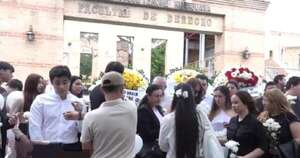 Diario HOY | Estudiantes brindan homenaje póstumo a militar asesinado frente a Derecho UNA