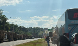Productores cañicultores mantienen cierre de rutas pese a convocatoria con el presidente Peña - OviedoPress