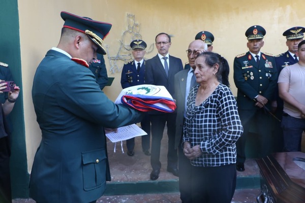 Popular / ¡Así fue el emotivo adiós al militar asesinado!