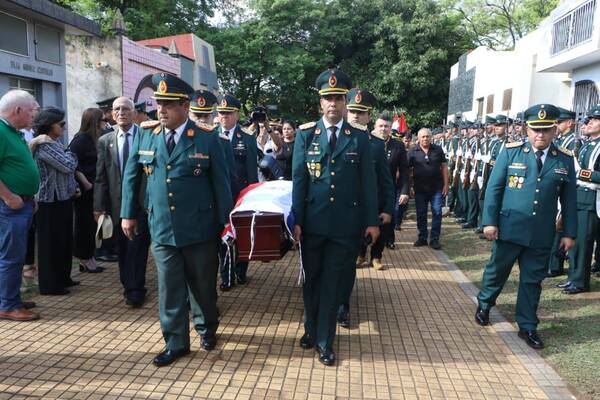 ¡Despidieron con honores al militar al que mataron frente a su facu!