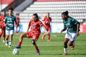 Paridad en el debut