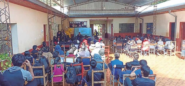 Suspenden clases en Capitán Meza por posible intoxicación